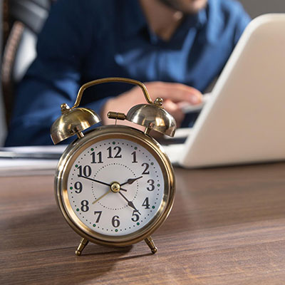 سیستم ثبت و مدیریت اضافه‌کاری: بهینه‌سازی زمان و منابع